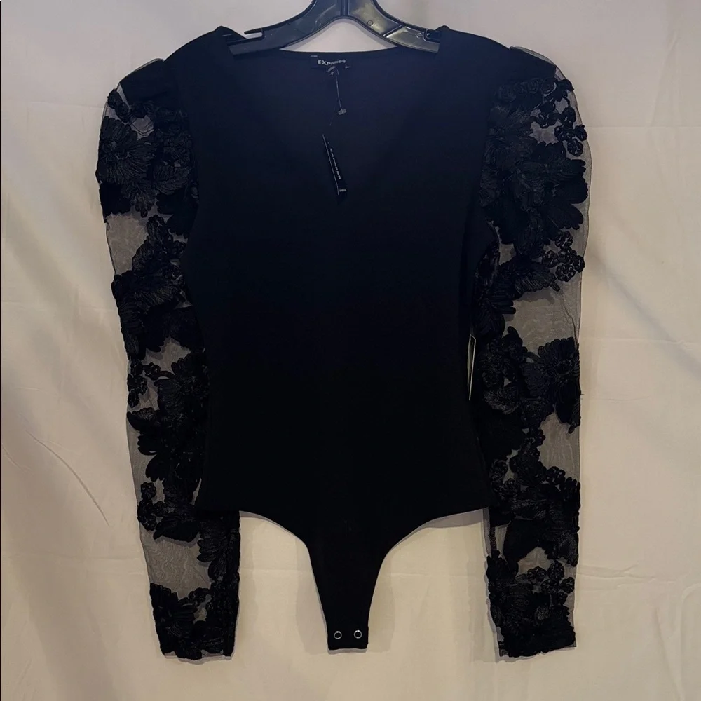EXPRESS Floral Lace Puff Long Sleeve Thong Bodysuit Blouse Black V Neck - Picture 5 of 8